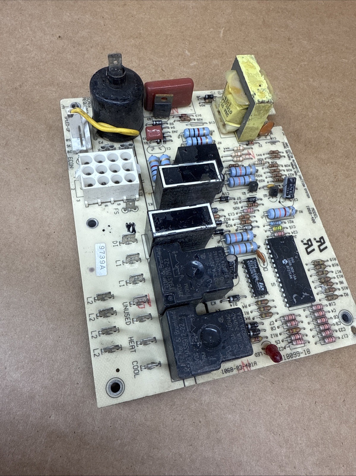 OEM GOODMAN B18099-18 IGNITION CONTROL BOARD HVAC USA SELLER 1068-400 #23GS3