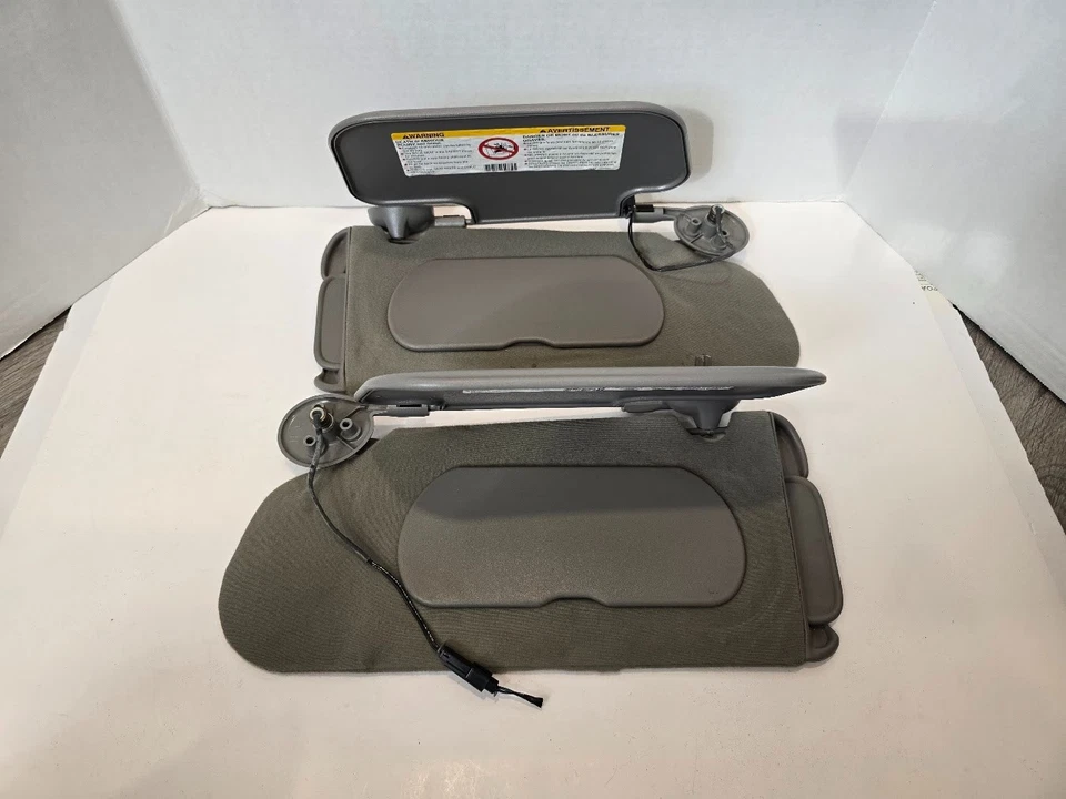 2000-2005 Buick Lesabre Left Right Pair of Sun Visors Gray illuminated OEM A088 - Image 2 of 4
