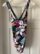 Kona Sol Women's One Piece Padded Swimsuit M Black Floral