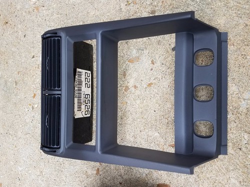 99-04 FORD MUSTANG CENTER DASH OEM VENTS VENT BEZEL CD PLAYER HEATER CONTROL OEM - Picture 2 of 9