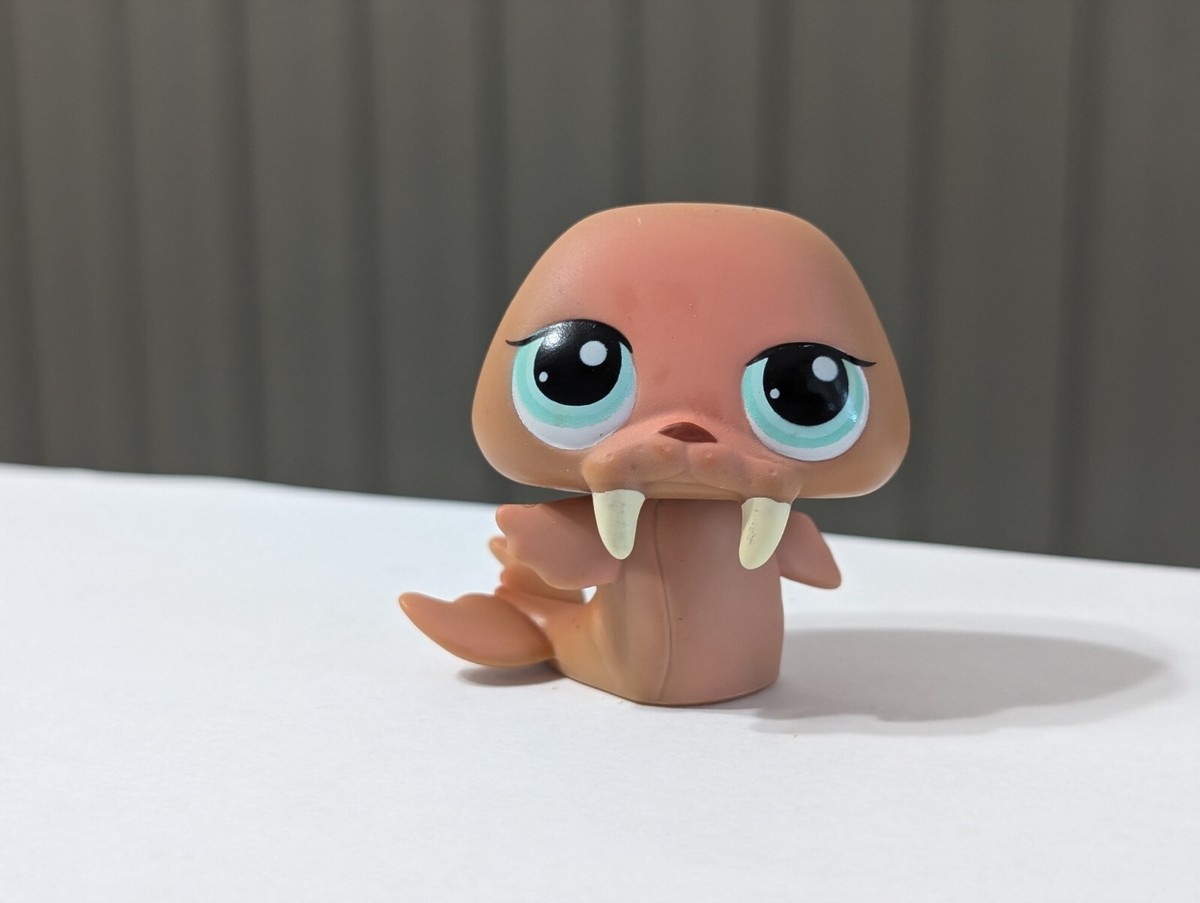 Littlest Pet Shop Walrus #977 Special Edition Pet LPS Sassiest