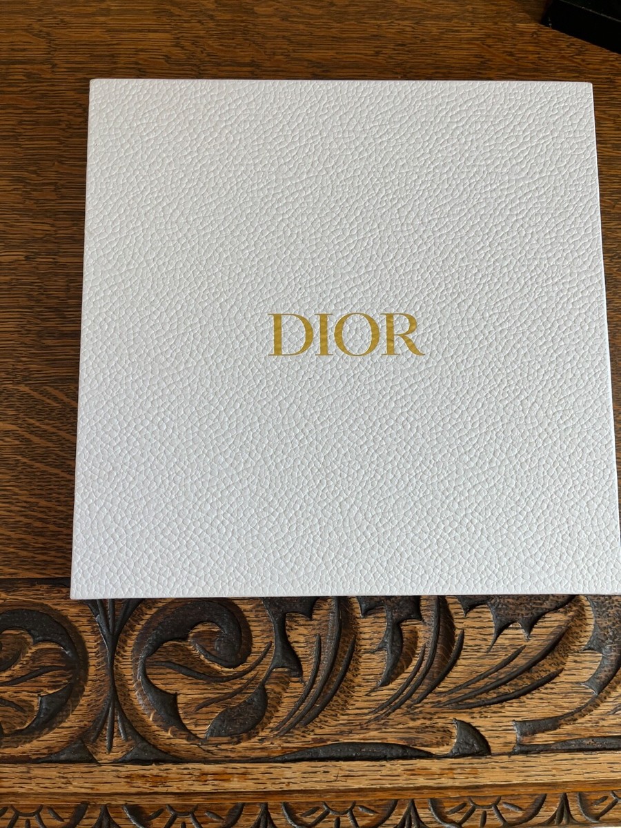 Dior ジグソーパズル s-l400.jpg