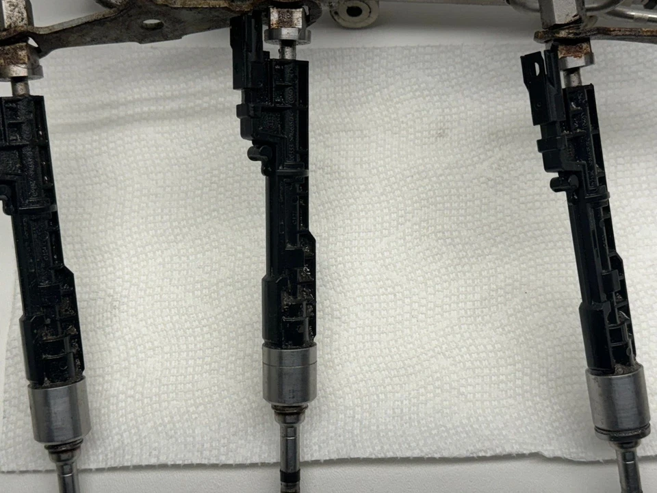 BOSCH 3 Inyector de combustible 13647639994 para BMW 228i 320i 328i 528i X3 Z4 2,0 L 12-14 Foto 2 de 4