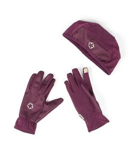 running hat and gloves