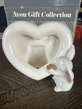 Vtg Avon Bunny Picture Frame Heart-Shaped Ceramic 4 X 4.5 x 3 Inches New in Box