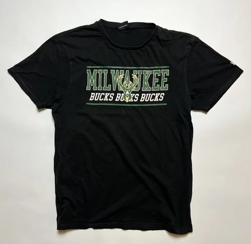 New Era x Milwaukee Bucks NBA Y2K 2000s T-Shirt Herren schwarz M