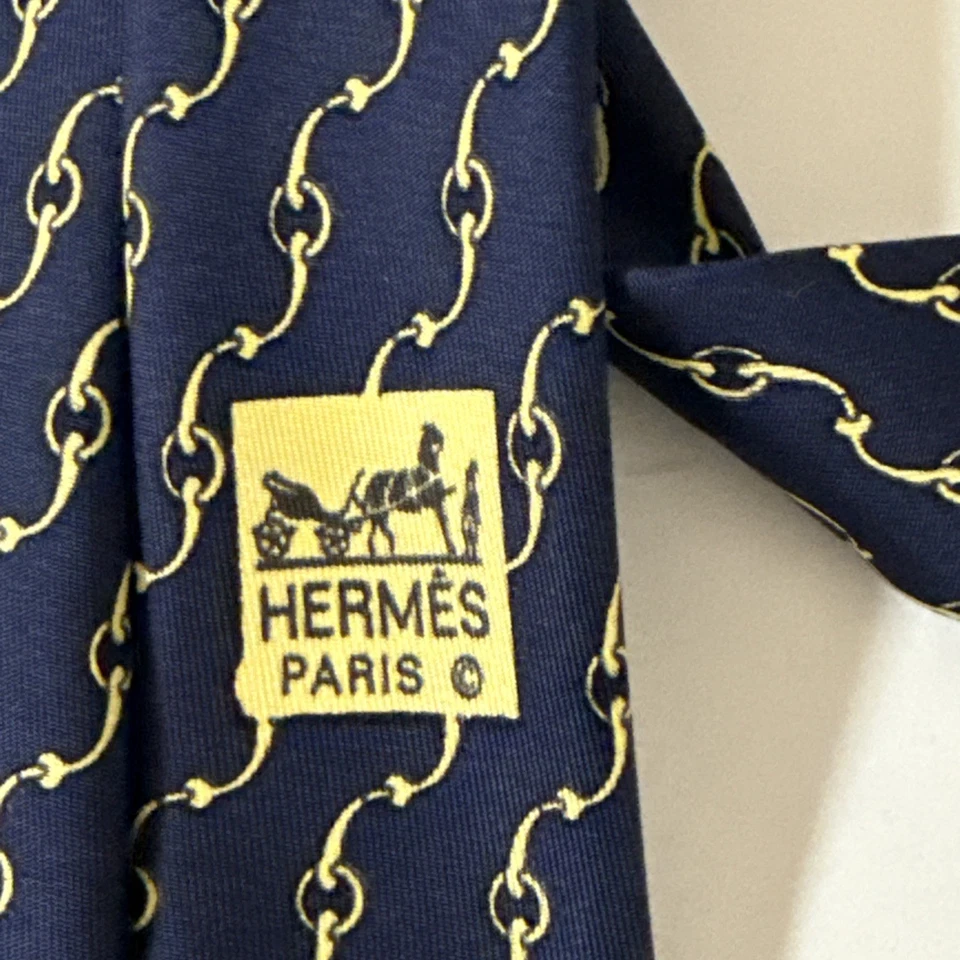 Corbata con patrón de cadena 100 % seda azul HERMES Paris Foto 2 de 4