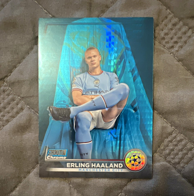 Topps Stadium Club Chrome 2022-23 Erling Haaland Manchester City Blue Prizm #92