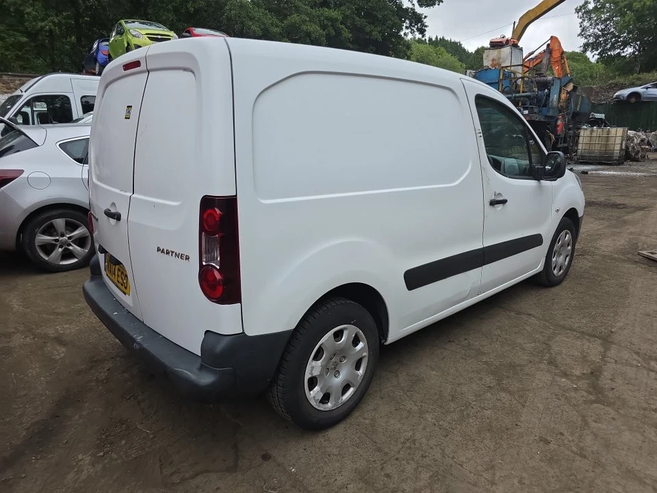 Cuadro de instrumentos Peugeot Partner Mk2 Hdi Pro 2008-2018  Foto 4 de 4