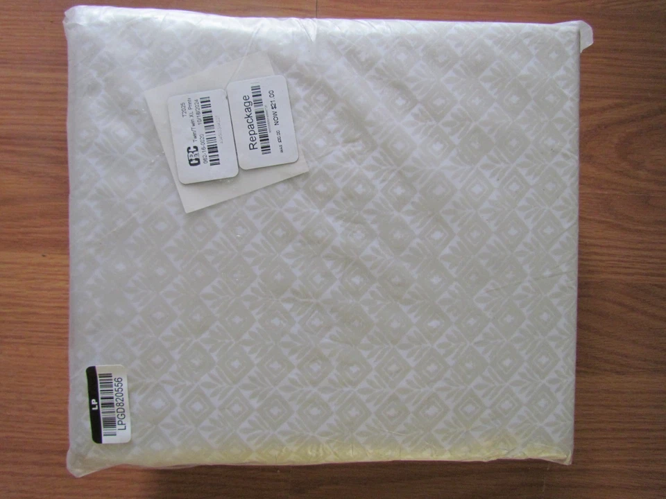 Lote de 2 Sábanas Reenvasadas 100% Algodón Target Beachcomber Beige/Blanco Doble XL Juego Foto 2 de 4