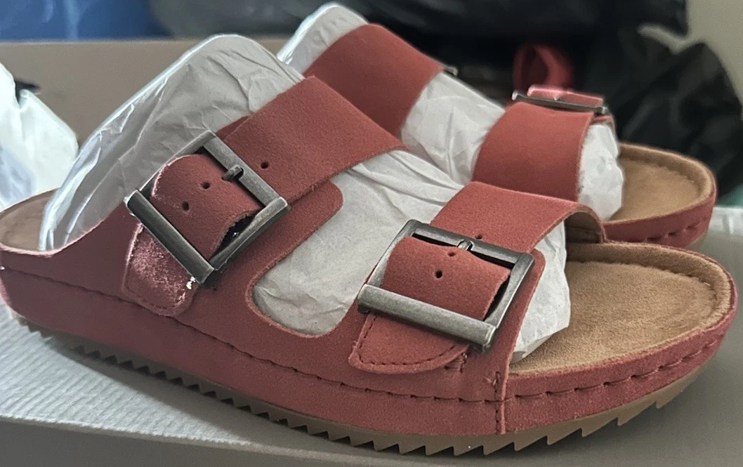 Sandali Clarks Brookleigh Sun da donna in pelle scamosciata rosa polvere taglia UK 5 5D EU39.