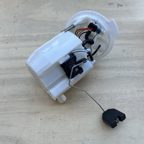 Genuine Mercedes OEM C63s in tank fuel pump lift delivery AMG A2054708501 - Picture 11 of 22
