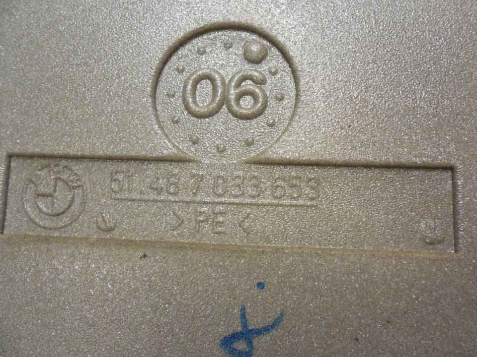 04-10 Almohadilla aislante acústico puerta interior trasera izquierda BMW E61 535xi 530xi 7033653 535i Foto 2 de 4