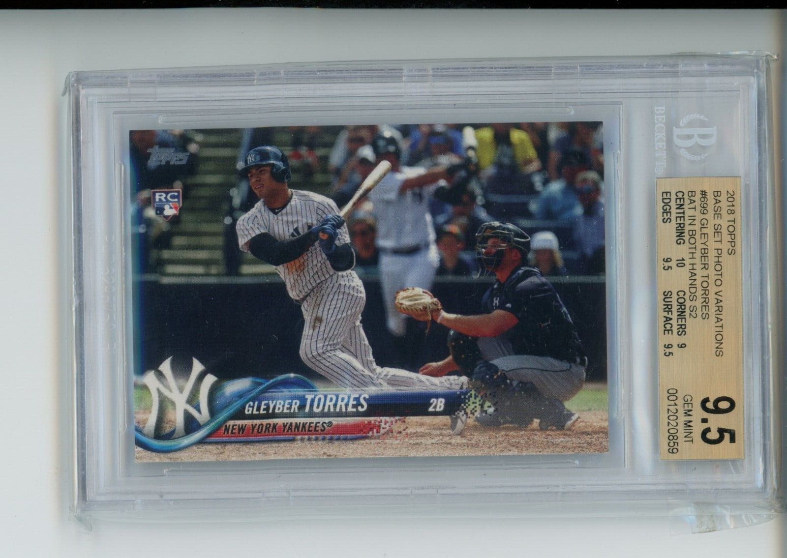 2018 Topps Series 2 Gleyber Torres #699 Rookie SP Photo Variation BGS 9.5 (859)