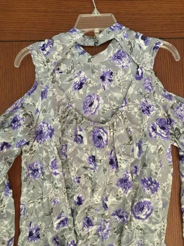 Angie Women's Floral blouse - Picture 3 of 6