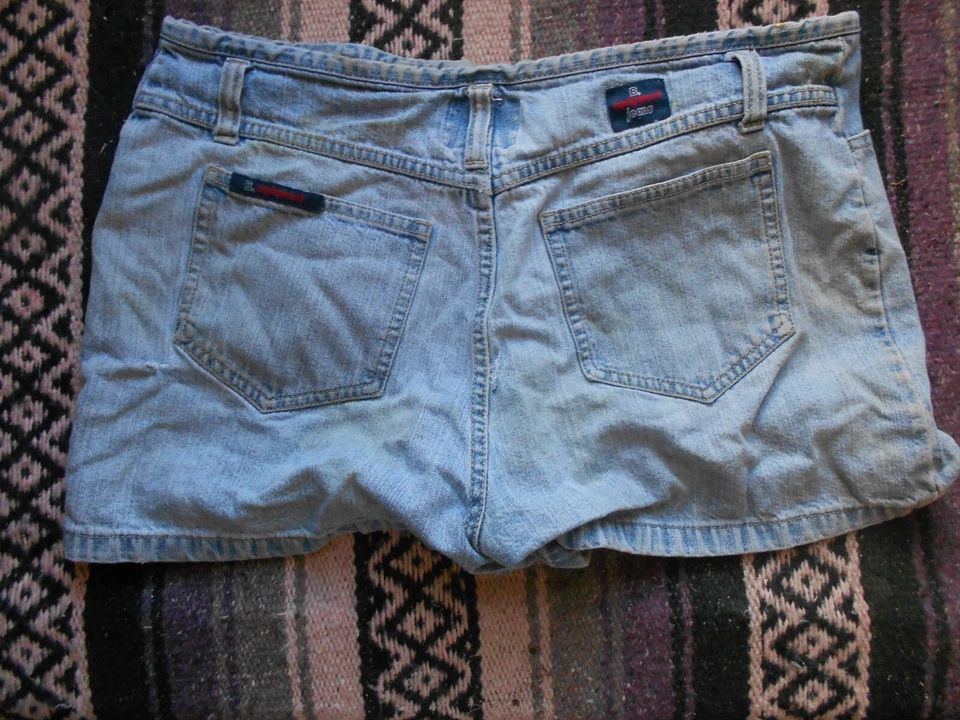 Pantalones cortos de mezclilla con botones para mujer {9/10} Foto 3 de 4