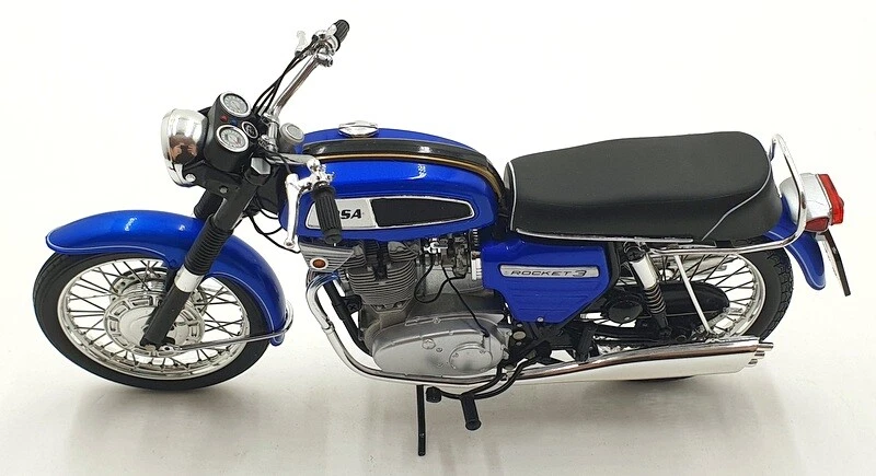 Minichamps 1/12 Scale Diecast 122 130101 - BSA Rocket III 1968 - Metallic Blue - Image 3 of 4