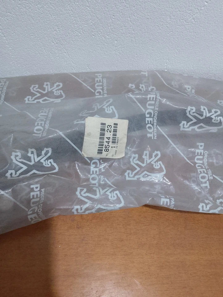 peugeot 405 Mi16 S/H NSF ARCH MOULDING genuine 8544.23 NOS - Image 4 of 4