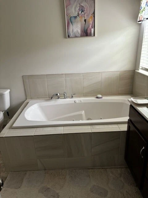 OASIS 72" GINEBRA HUESO CHORRO BAÑERA #3672 TRG-270 0ND, CON HERRAJES M0EN Foto 3 de 4