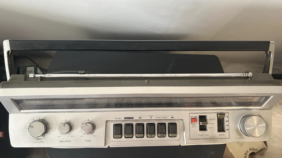 Ghettoblaster / Boombox Sony CFS-47L Cassette Et Radio Fonctionne Vintage - Photo 4/4