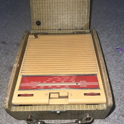 Vintage Escort 1959 Transistor tragbares Radio in seiner Tragetasche nicht getestet Ekco