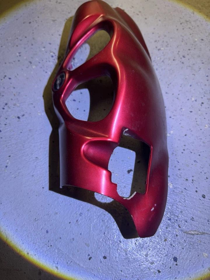 Cubierta de manillar delantero de plástico roja genuina Scooter Roughhouse 50 2015 Foto 3 de 4