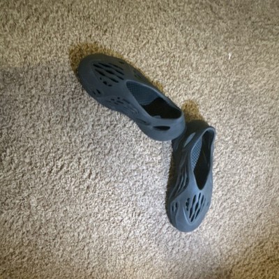 adidas Yeezy Foam Runner Gray Slip-On Men display picture 2