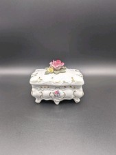 Dresden Porzellan Dose Barock Stil mit Rosenknauf - 12x8x9cm