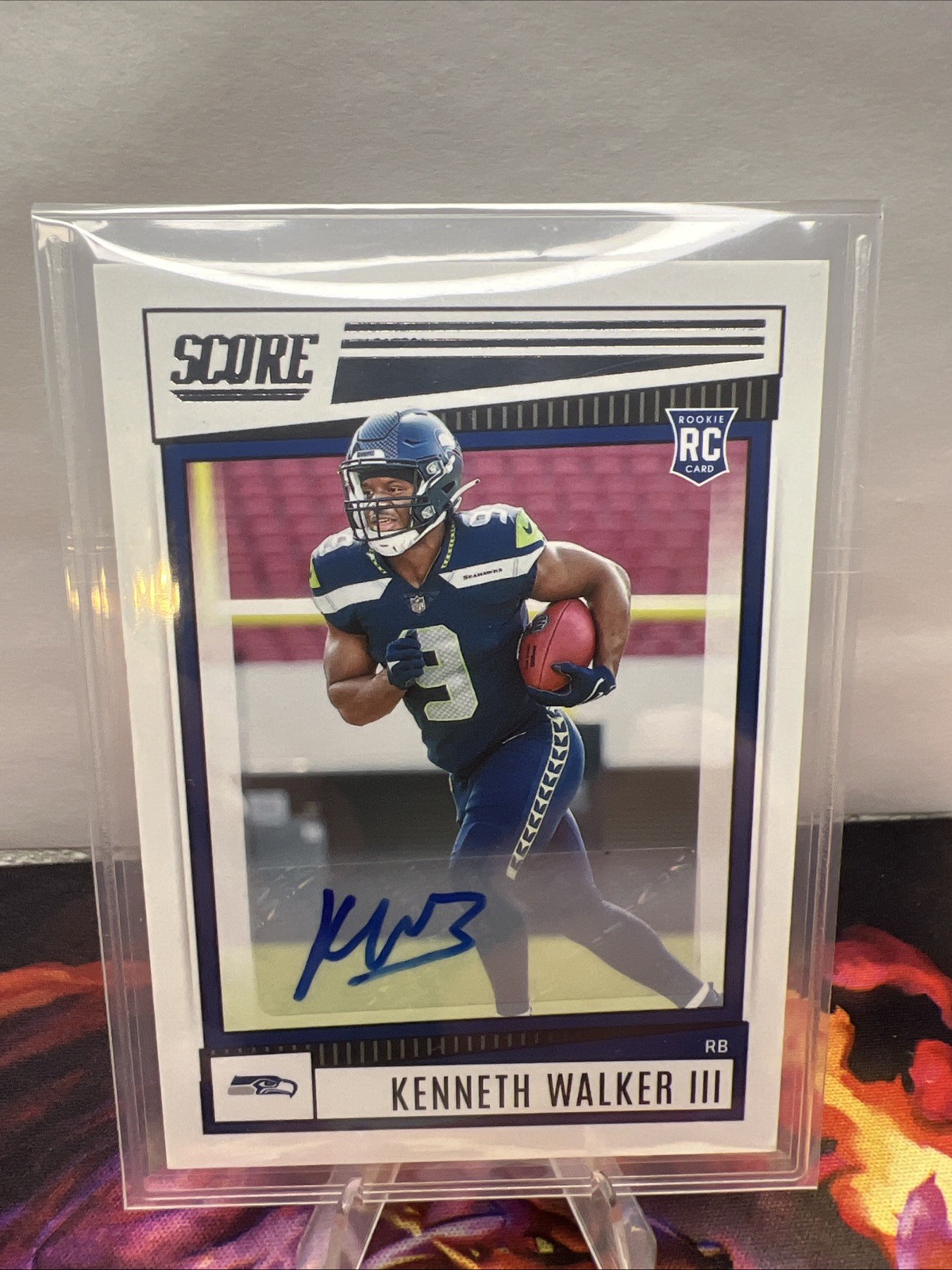 2022 Score - Rookies Kenneth Walker III #329 Signatures (AU, RC)