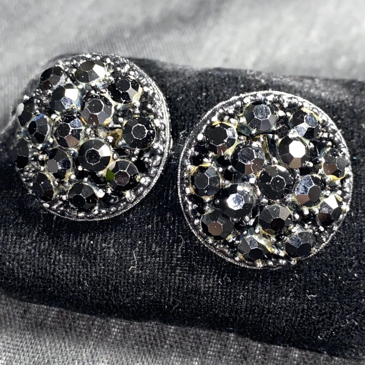 Vintage weiss 2024 clip on earrings