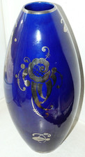 VASE EN FAIENCE BLEU ART DECO ET DECOR ABSTRAIT ARGENTE EPOQUE ART DECO 36 CM