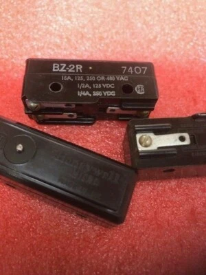BZ-2R HONEYWELL MIKROSCHALTER BZ,15A, 1CO, 2,5N, PIN KOLBEN JUKEBOX REPARATUR ETC