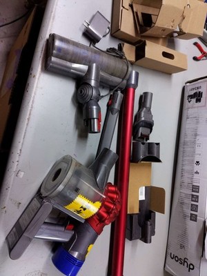 Dyson V8 Motorhead Origin 346566-02   Used with imperfections, see seller notes
