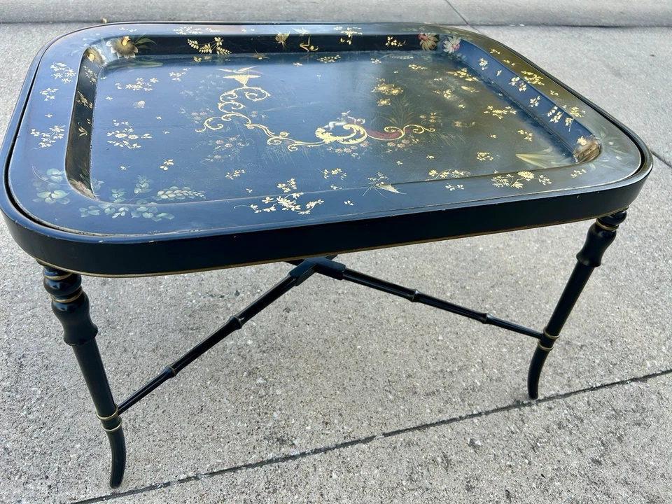 Regency-Era Papier-mâché Black Tray Table With Chinoiserie Tray - Image 3 of 4