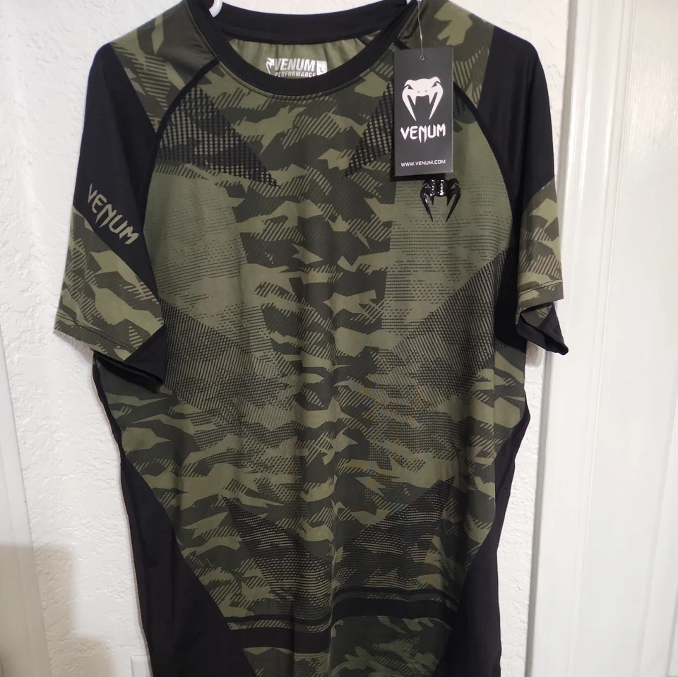 Camisa VENUM Rashguard Para Hombres Grande Contendiente Rashguard Manga Corta NUEVA Foto 2 de 4