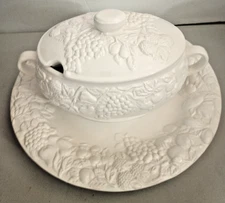 Vintage Housewares International Soup Tureen w/Lid and Matching Platter
