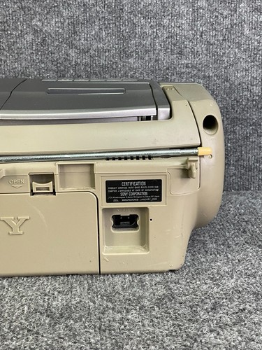 Sony Stereo Boombox CFD-V17 Mega Bass Port AM/FM CD Cassette Recorder/Player - Picture 12 of 16