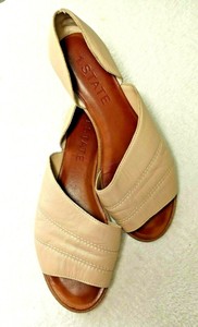 nude color flat shoes