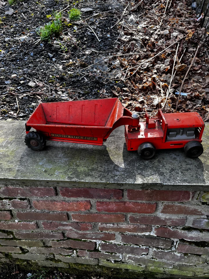 lot of 2 Structo & Tonka pressed steel Scraper Tonka Mini Scraper Earth Mover - Image 4 of 4