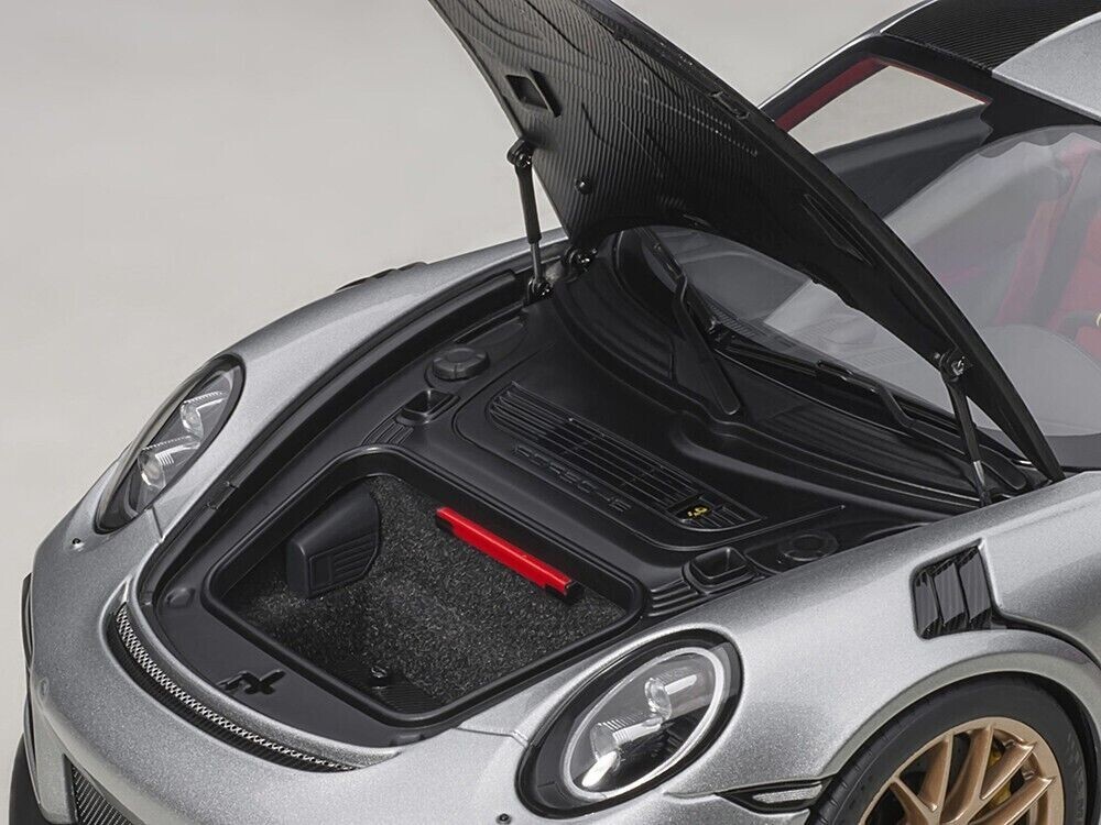 1/18 Porsche 911 (991.2) GT2 RS Weissach Package Silver 1/18 Porsche 911 (991.2) GT2 RS Weissach Package Silver
