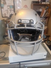 Schutt Vengeance Youth A11 kask piłkarski srebrny rozmiar Small