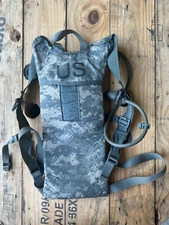 US Military MOLLE II Hydration Carrier Kits w/ Hydramax Bladder in Digital Camo