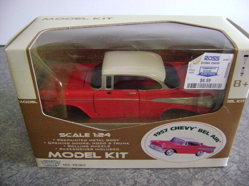 Motor Max Model Kit 1:24 1957 Chevy Bel Air Model Kit No. 75120 NOS New in Box - Picture 9 of 9