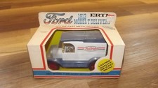 ERTL 1913 Ford Model T Van Coin Bank True Value Hardware Stores 1348 t81