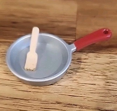 Sylvanian Families Gypsy Caravan Courtyard Restaurant Frying Pan Fork