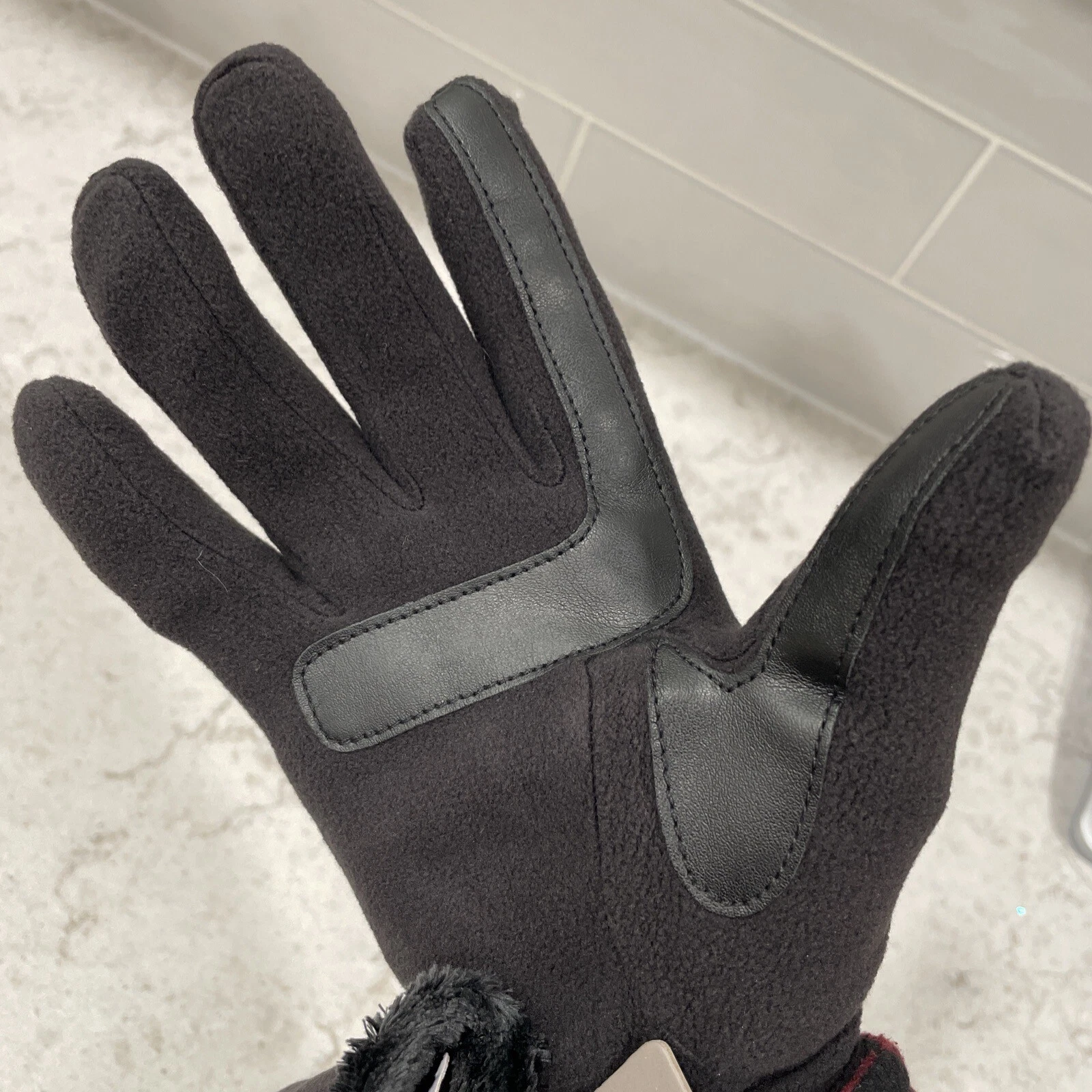 One Size Fits Women’s Isotoner Gloves SmartDri & SmartTouch Black Faux Fur $48