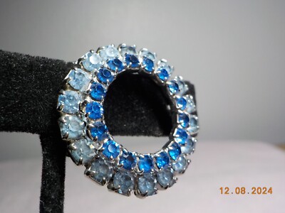 I'VE GOT THE BLUES! DARK & LIGHT BLUE SILVERTONE METAL ROUND OPEN STYLE BROOCH