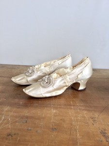 spool heel wedding shoes
