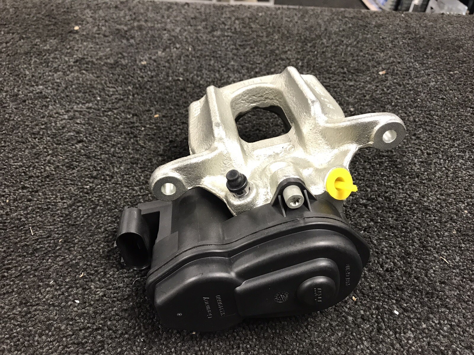 REAR BRAKE CALIPER ELECTRIC LH NS BMW X3 xDRIVE 20d M sport 2017-21 GENUINE