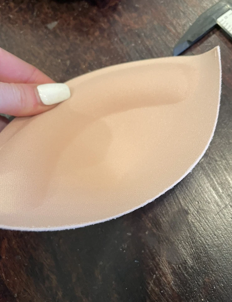 Almohadilla para copa de sujetador borde moldeado refuerzo talla mediana 12 nude poli nailon lavable push up Foto 3 de 4